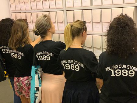 1989 from a Different Angle – Storytelling as a Community Building Mechanism 